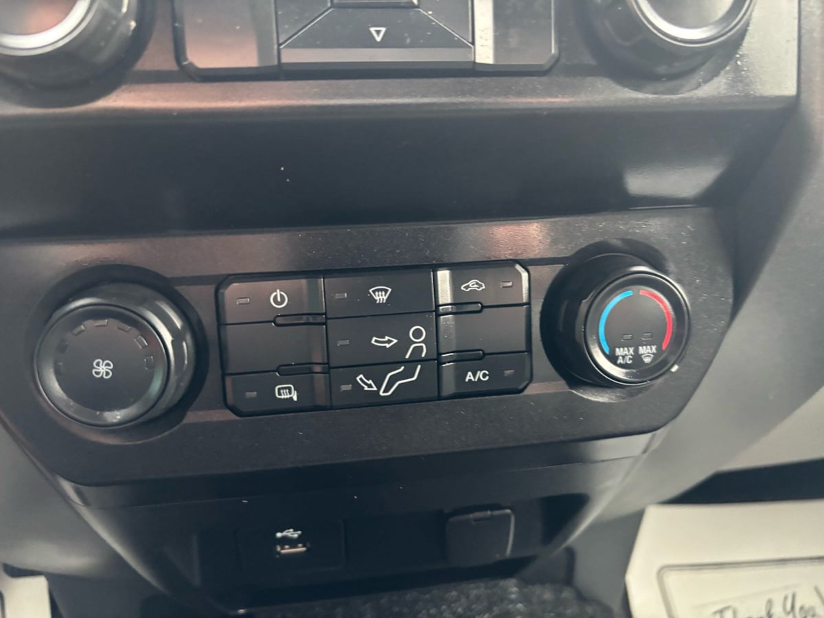 2020 Ford F-350 Super Duty Chassis Cab XL - Photo 34