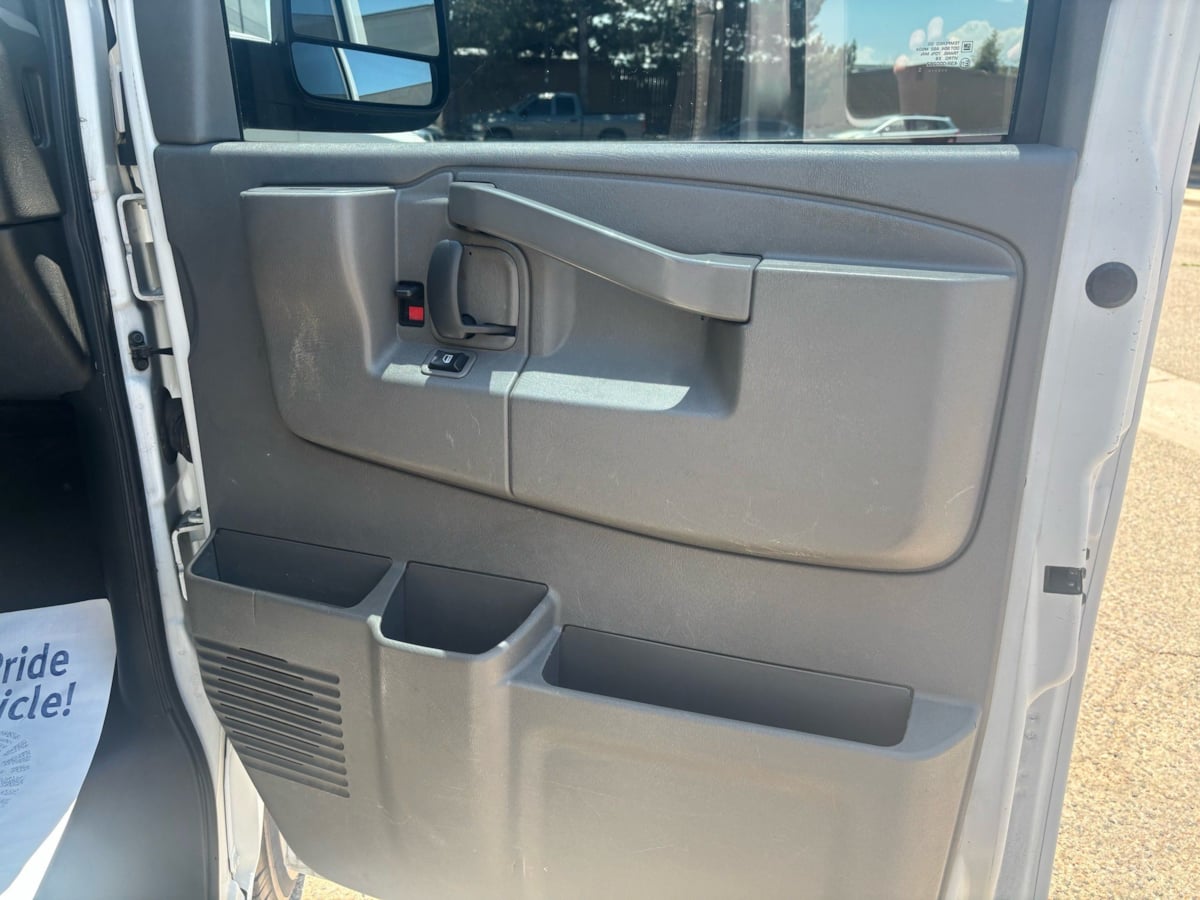 2020 GMC Savana Cargo Work Van - Photo 9