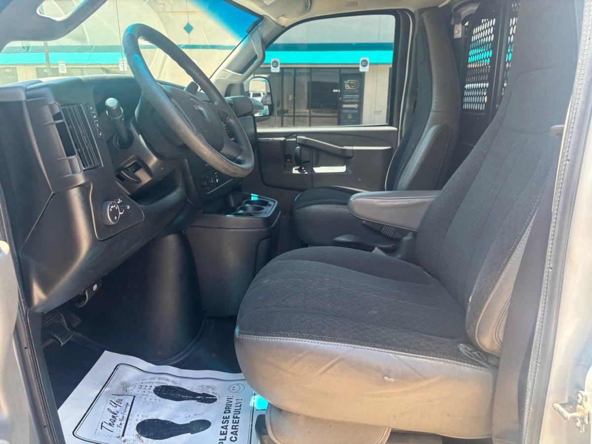 2020 GMC Savana Cargo Work Van - Photo 20