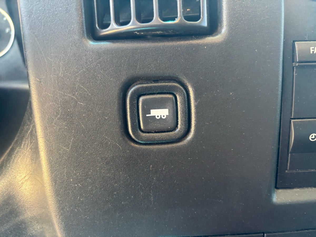 2020 GMC Savana Cargo Work Van - Photo 31