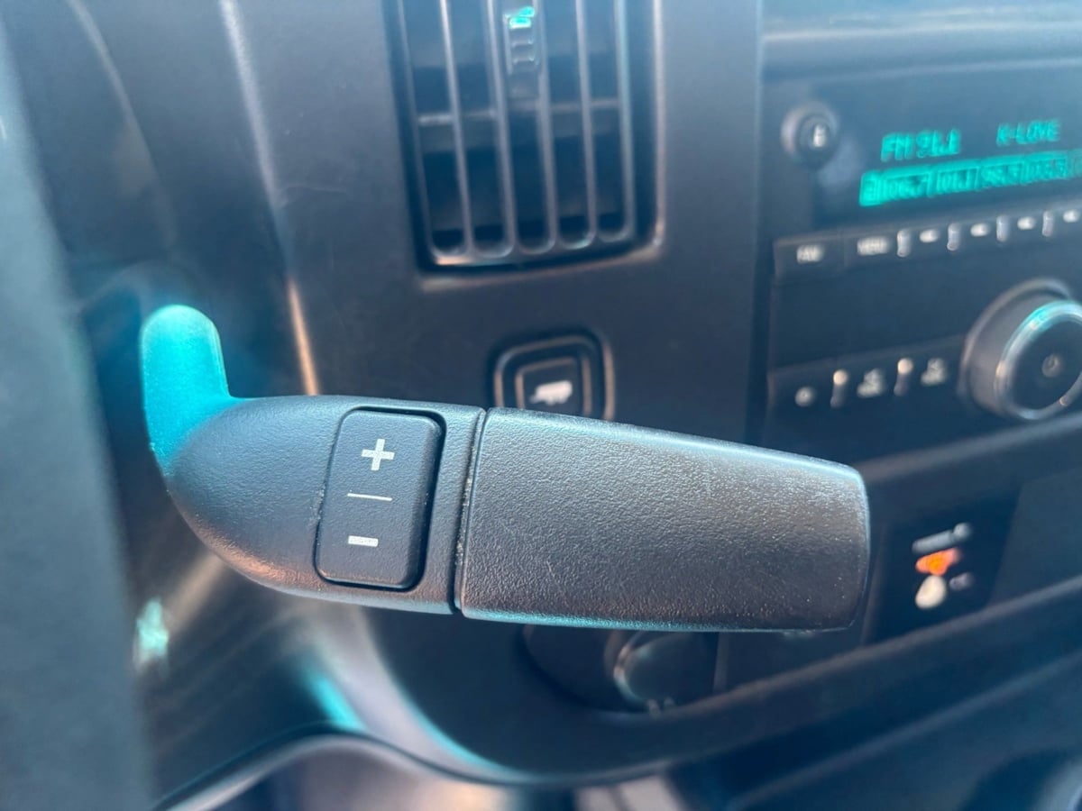 2020 GMC Savana Cargo Work Van - Photo 32