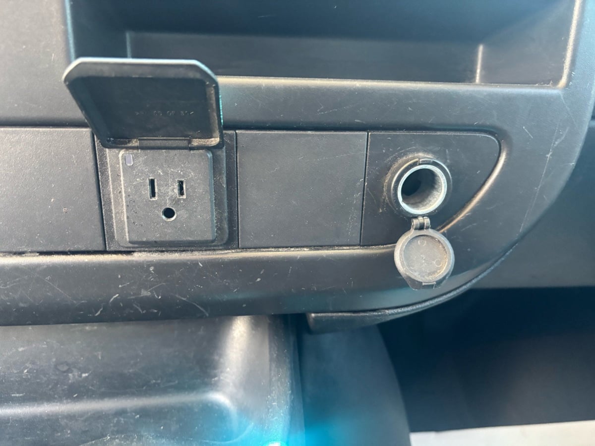 2020 GMC Savana Cargo Work Van - Photo 34