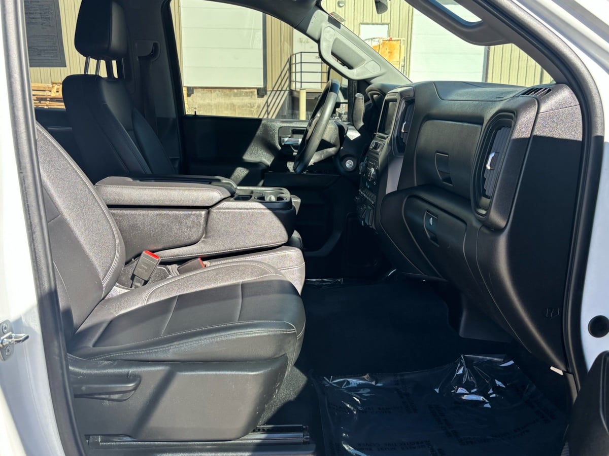 Chevrolet Silverado photo 13