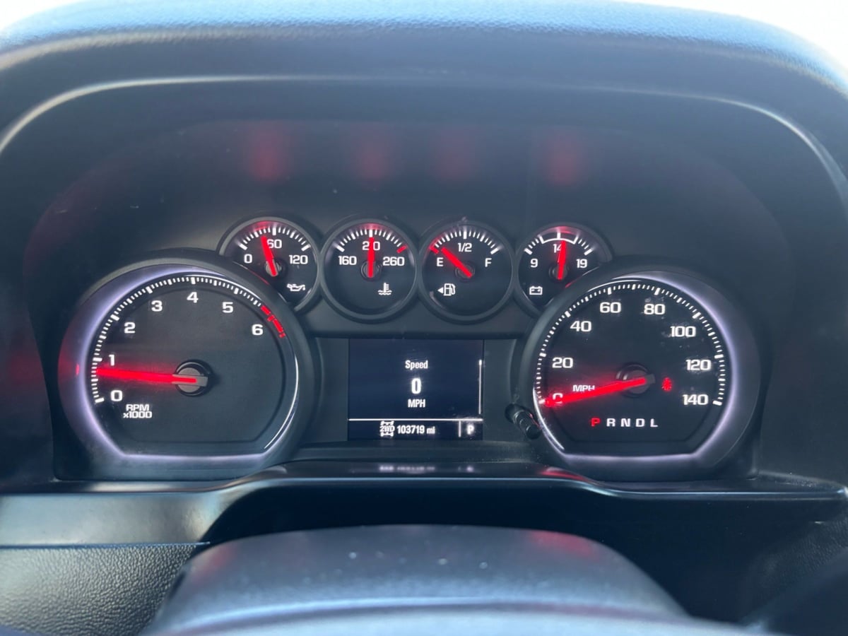 Chevrolet Silverado photo 24