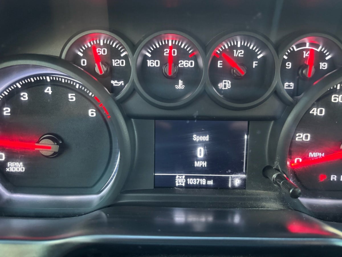 Chevrolet Silverado photo 25