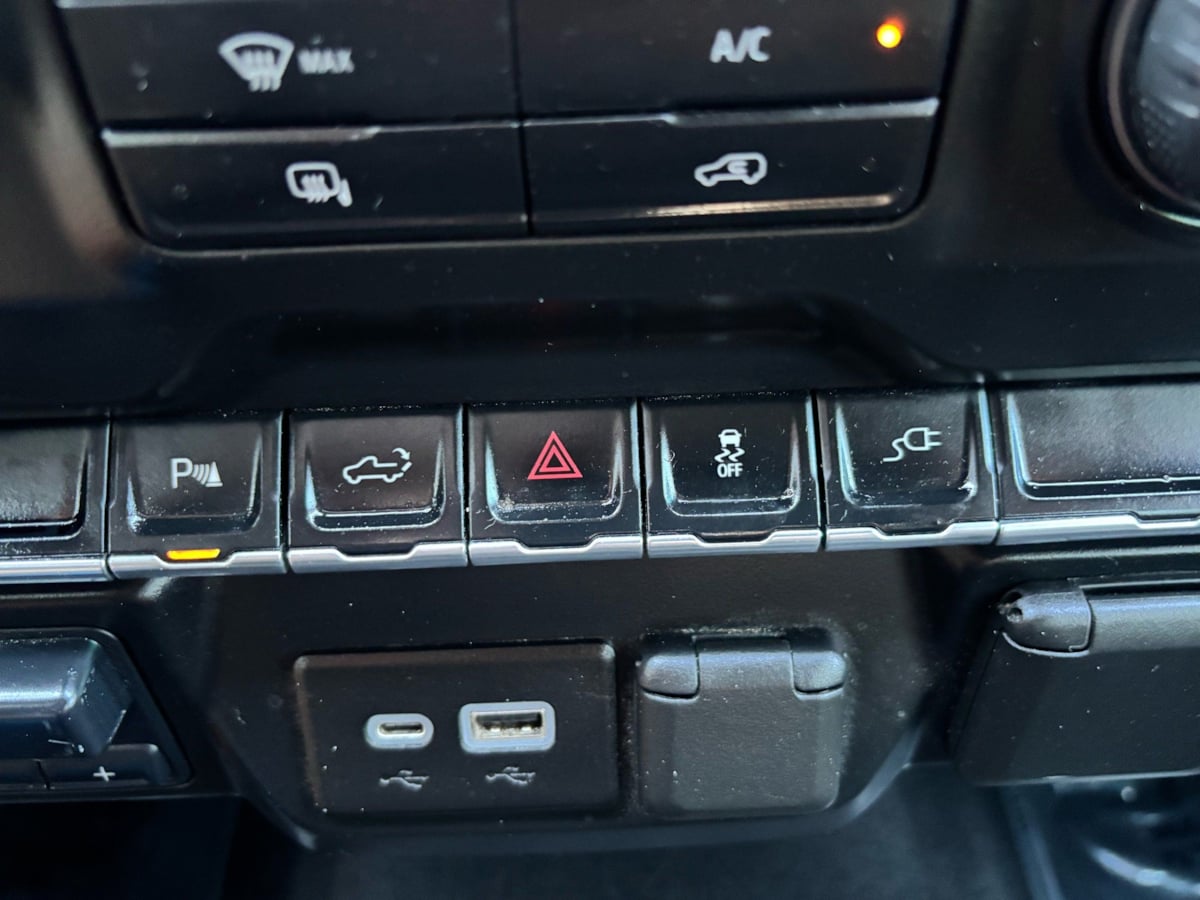 Chevrolet Silverado photo 30