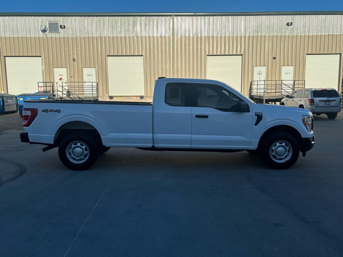 Ford F-150 photo 2
