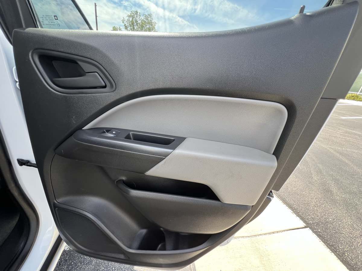 Chevrolet Colorado photo 12