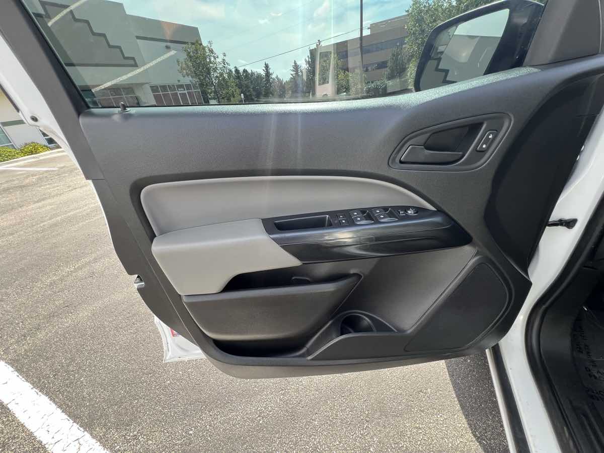 Chevrolet Colorado photo 17