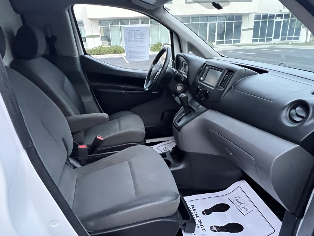 Nissan NV200 photo 14