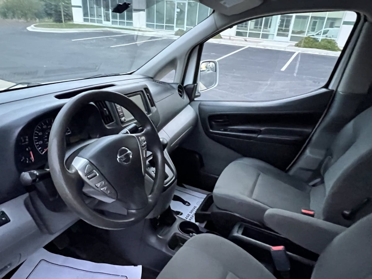 Nissan NV200 photo 18