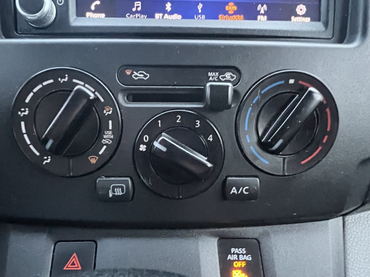 Nissan NV200 photo 21