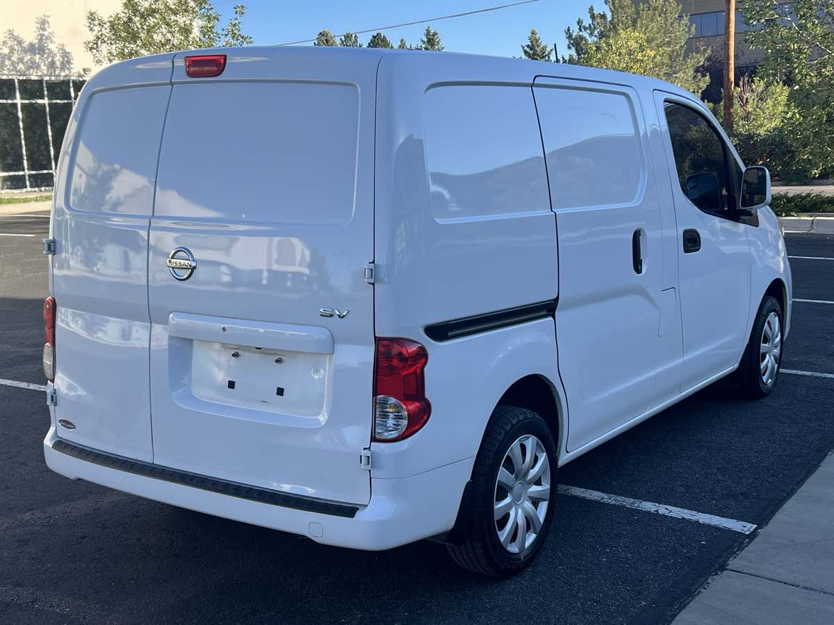 Nissan NV200 photo 3