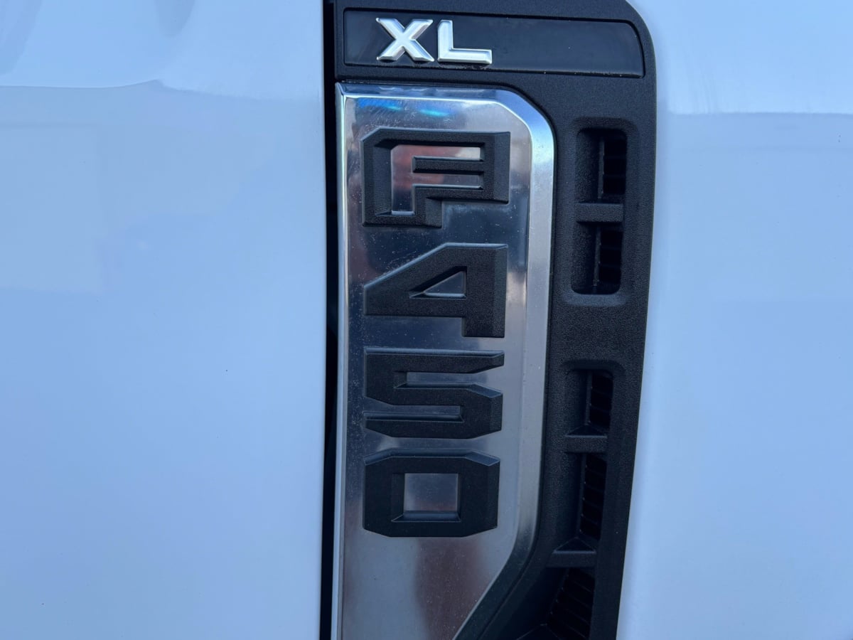 Ford F-450 photo 9