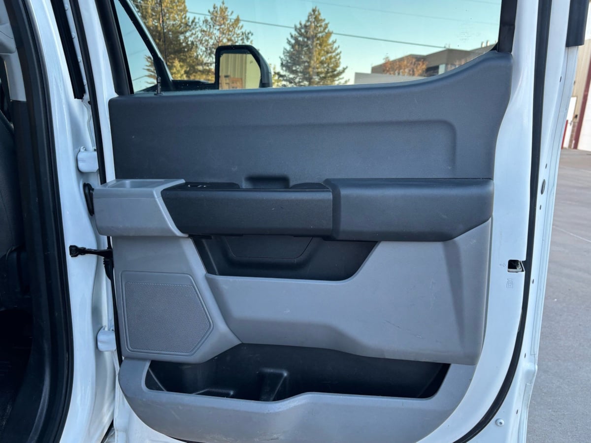 Ford F-450 photo 13