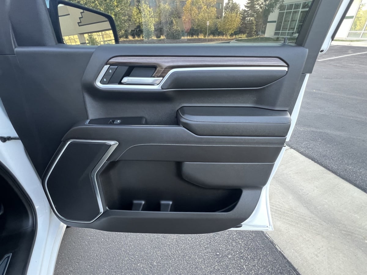Chevrolet Silverado photo 9