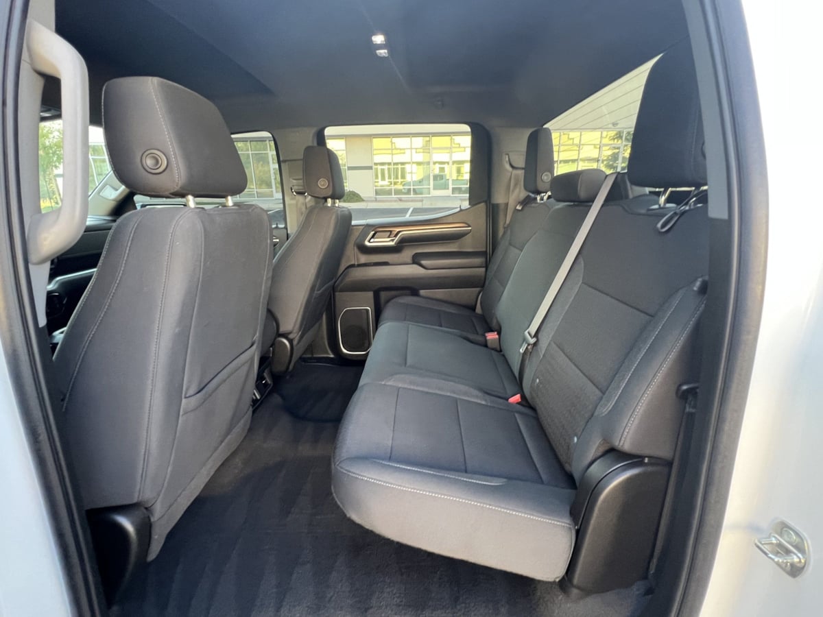 Chevrolet Silverado photo 15
