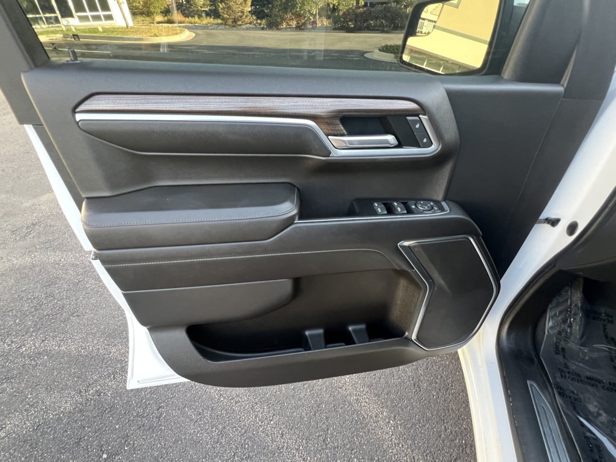 Chevrolet Silverado photo 20