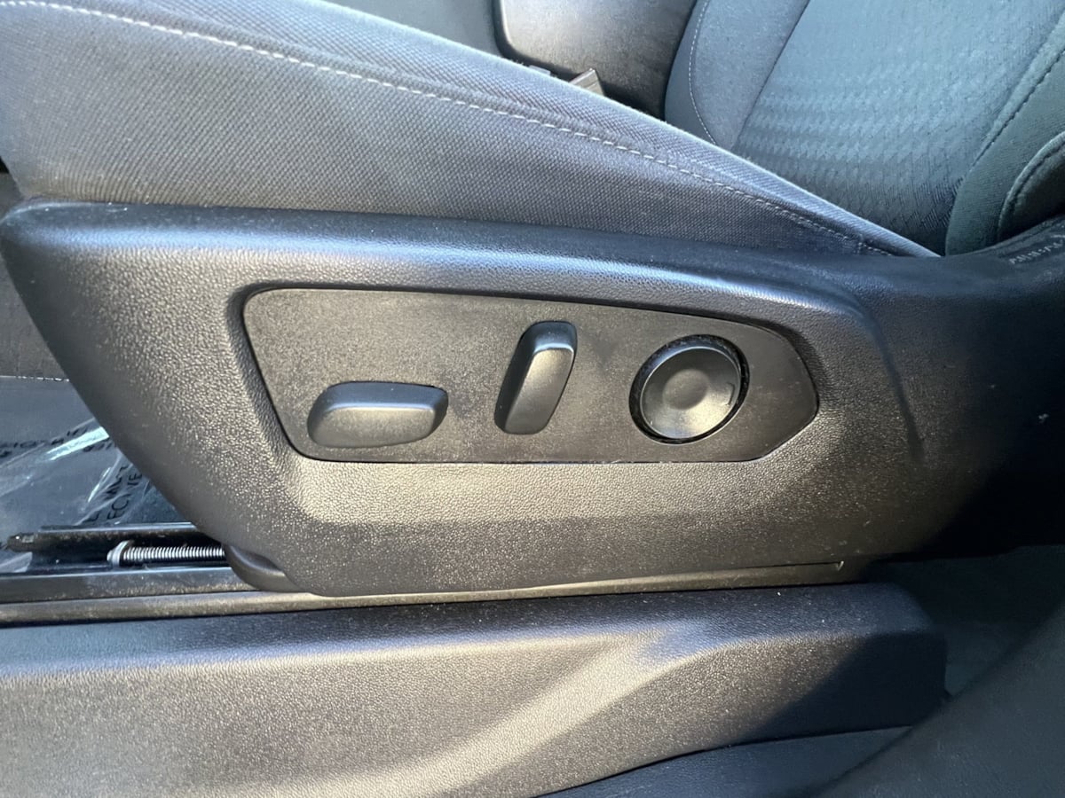 Chevrolet Silverado photo 23