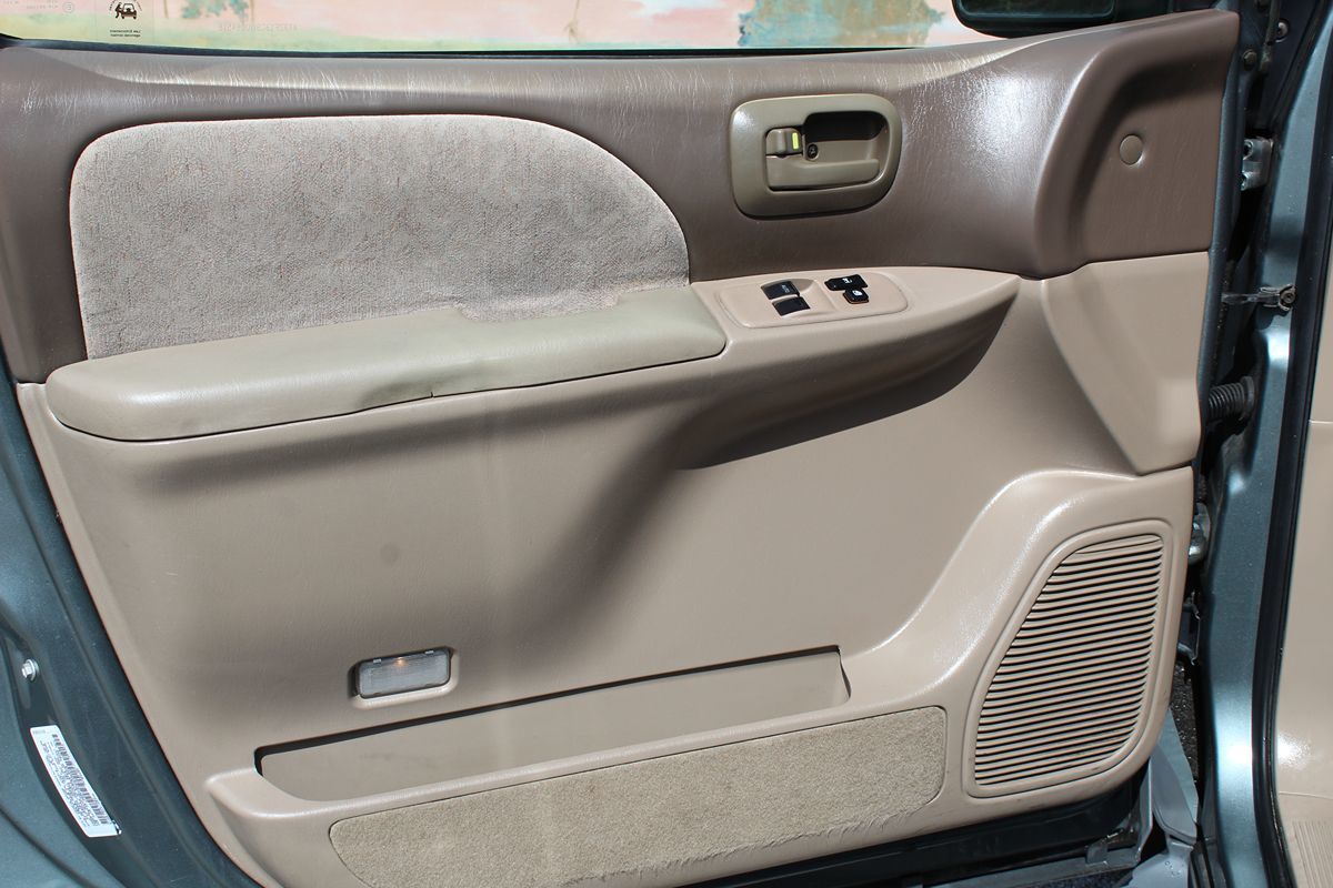 1998 Toyota Sienna - $3,500