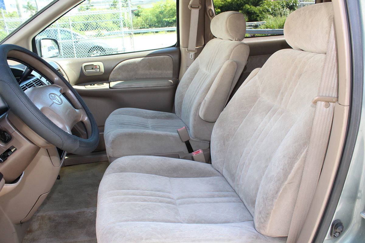 1998 Toyota Sienna - $3,500