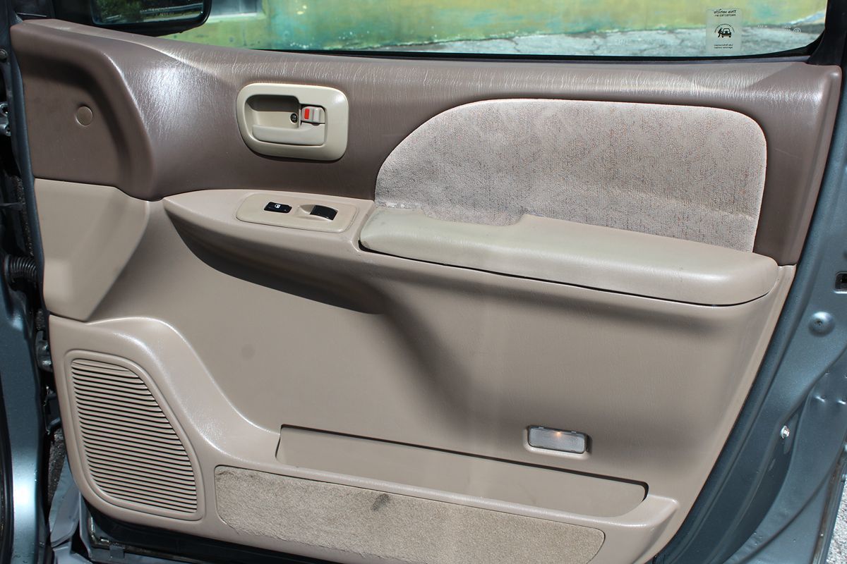 1998 Toyota Sienna - $3,500