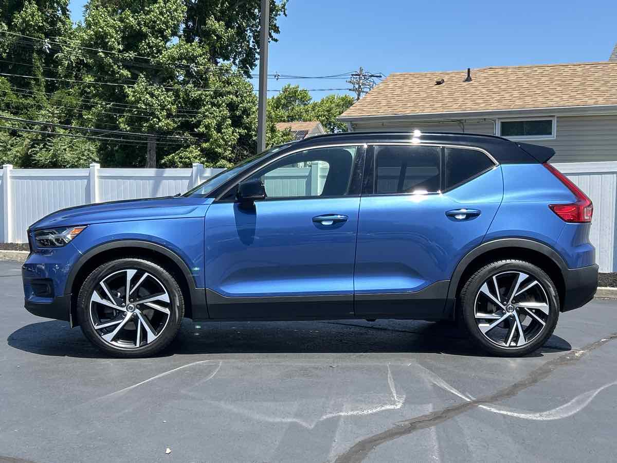 Sold 2021 Volvo XC40 R-Design AWD in Belford