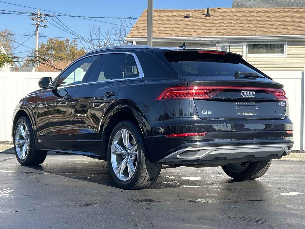 2019 Audi Q8 Premium photo 3