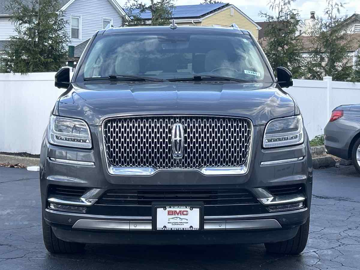 2018 Lincoln Navigator Select photo 2