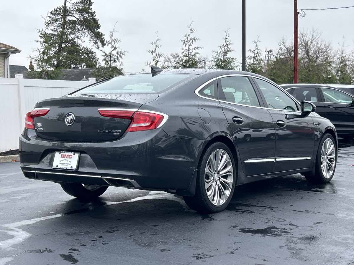 2017 Buick LaCrosse Premium photo 4