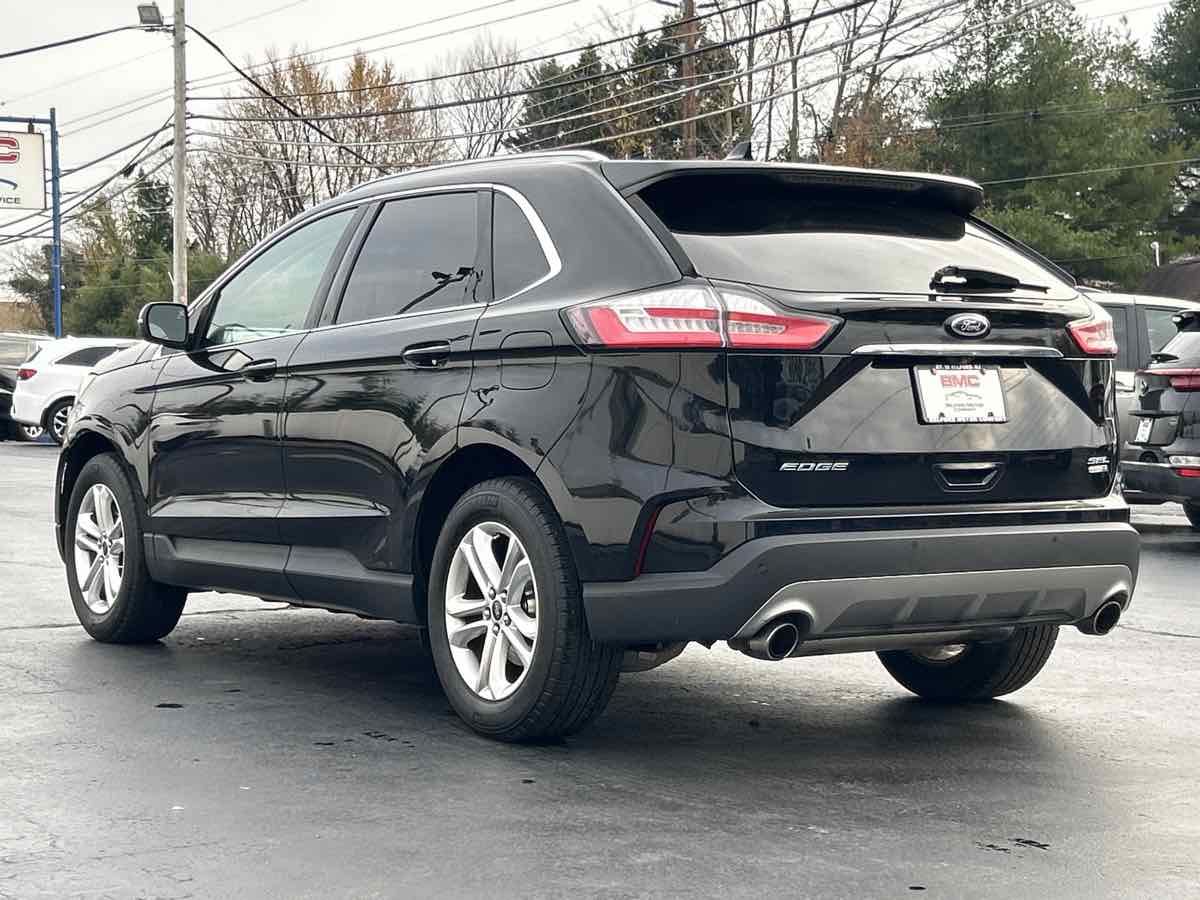 2019 Ford Edge SEL photo 3