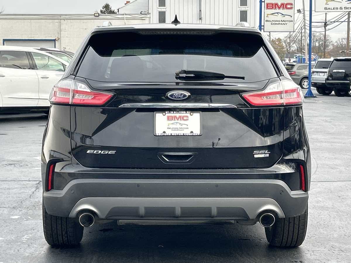 2019 Ford Edge SEL photo 4