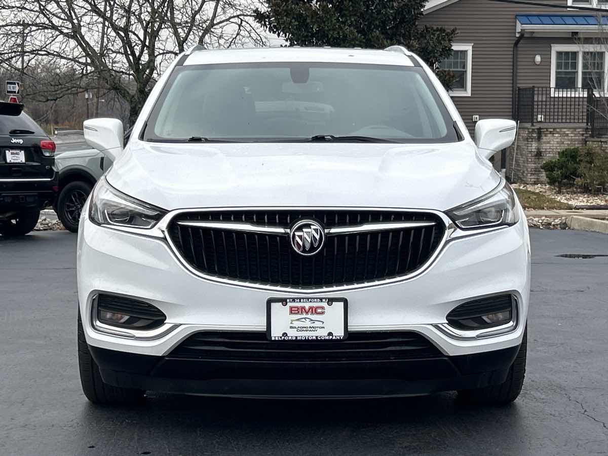 2018 Buick Enclave Essence photo 2