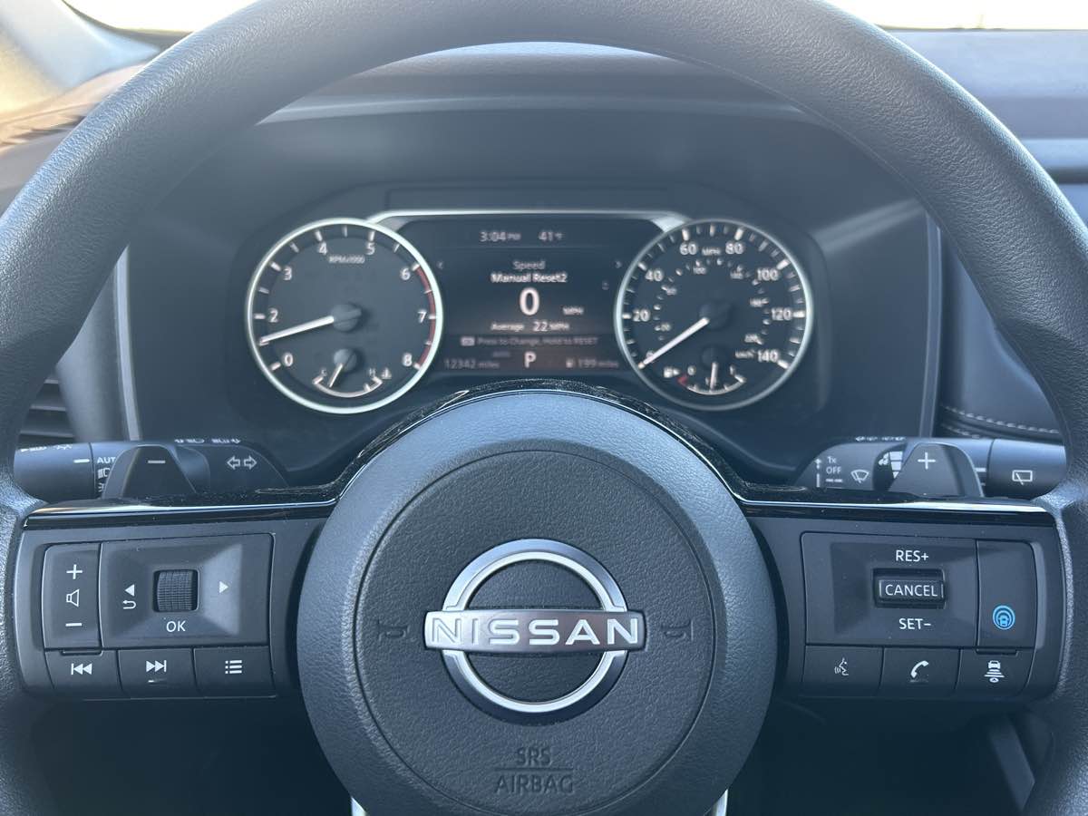 2023 Nissan Rogue SV - Photo 18