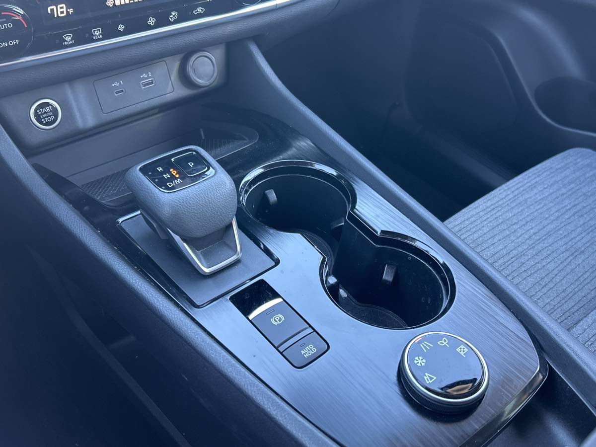 2023 Nissan Rogue SV - Photo 17