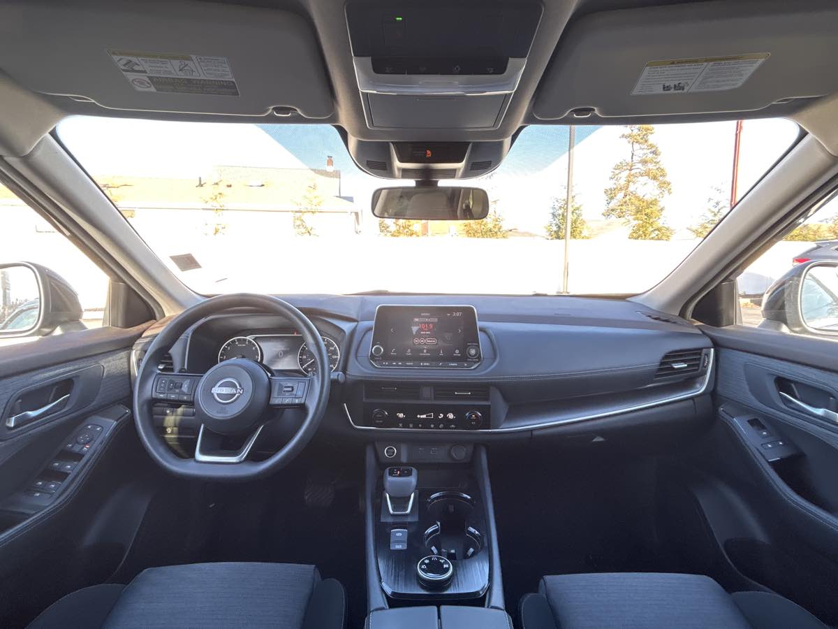 2023 Nissan Rogue SV - Photo 9