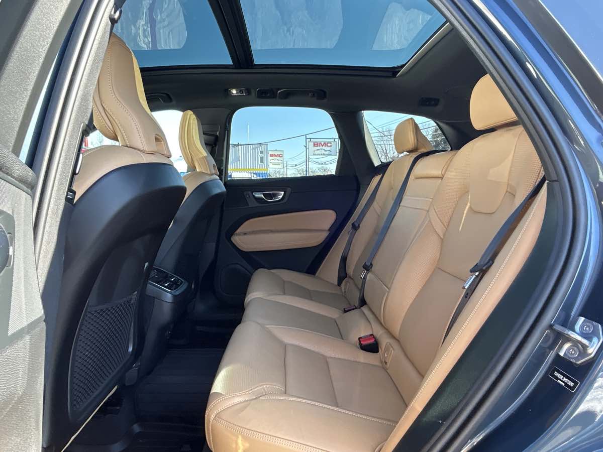 2021 Volvo XC60 Inscription - Photo 12