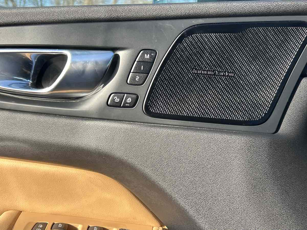2021 Volvo XC60 Inscription - Photo 17