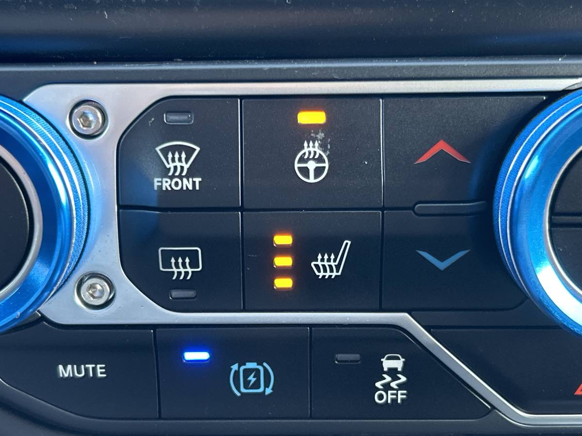 2021 Jeep Wrangler Unlimited Sahara 4XE - Photo 16