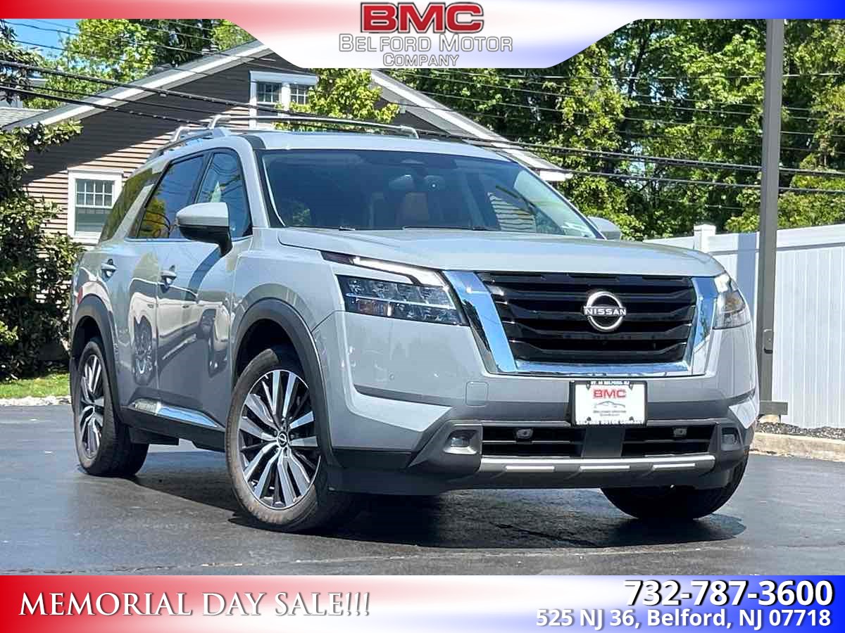 2022 Nissan Pathfinder Platinum 4WD's photo
