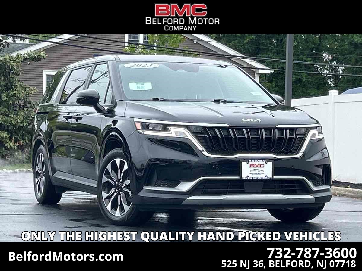 2023 Kia Sedona EX's photo