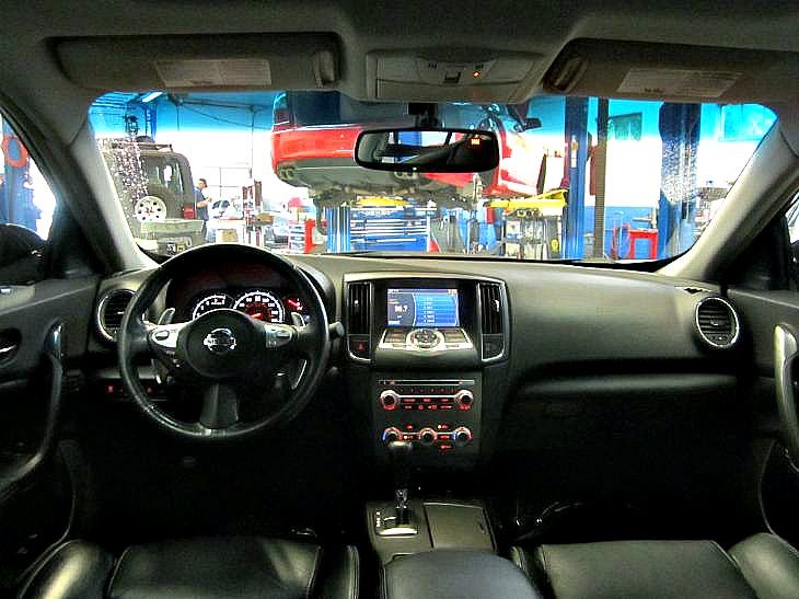 Sold 2013 Nissan Maxima 3.5 SV in Belford