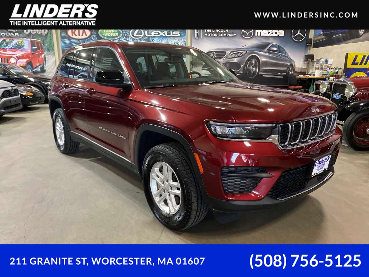 2023 Jeep Grand Cherokee Laredo 4X4