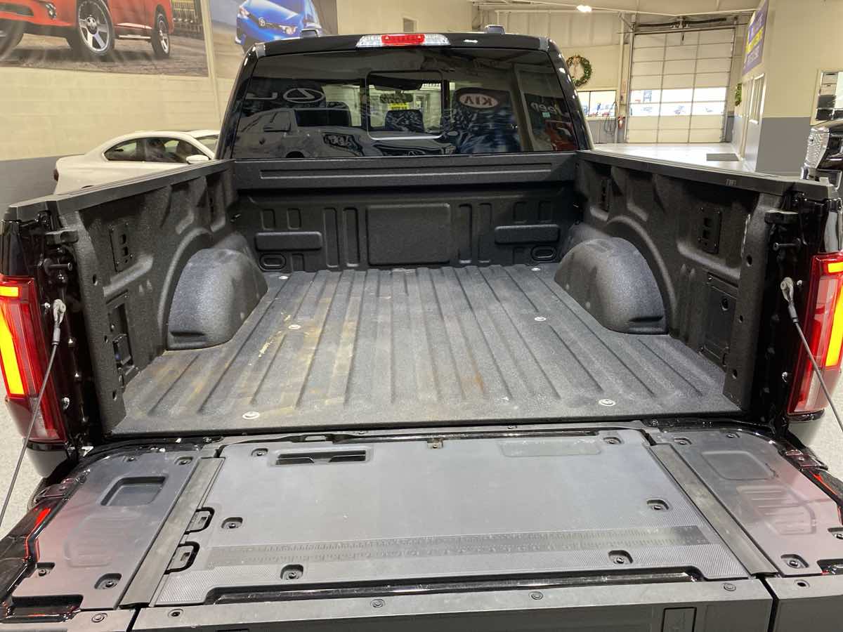 2025 Ford F-150 Lariat - Photo 11