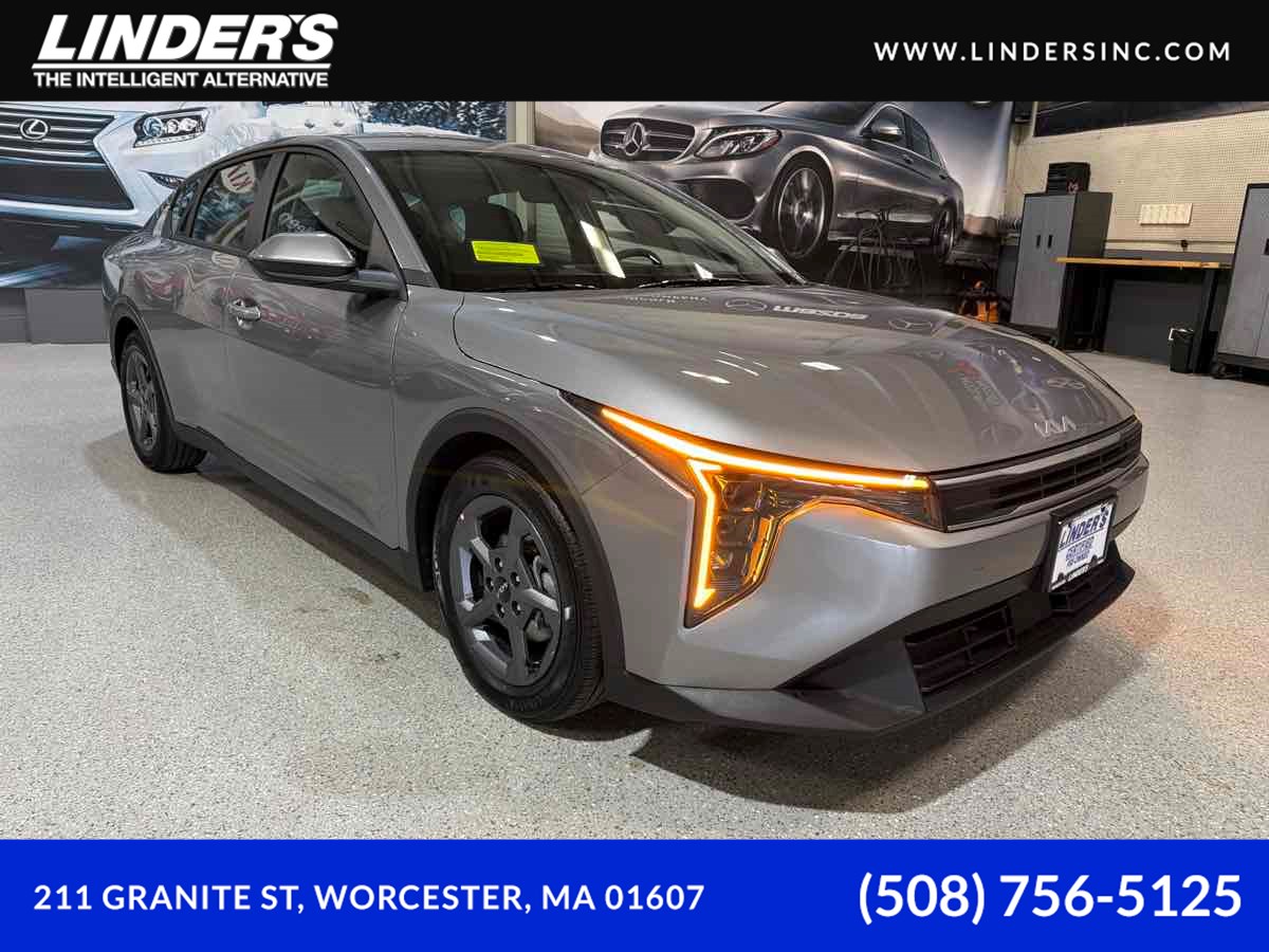 2025 Kia K4 LXS AT's photo