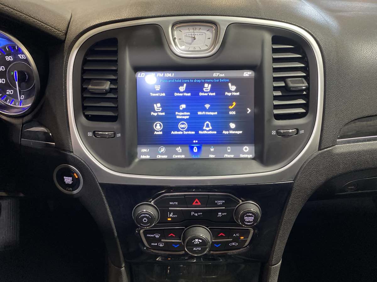2023 Chrysler 300 Touring L - Photo 24