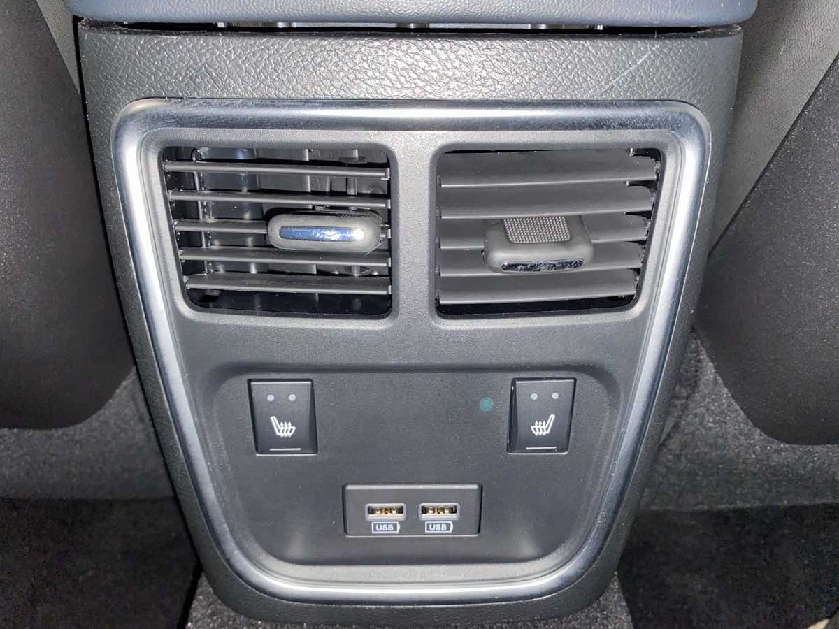 2023 Chrysler 300 Touring L - Photo 28