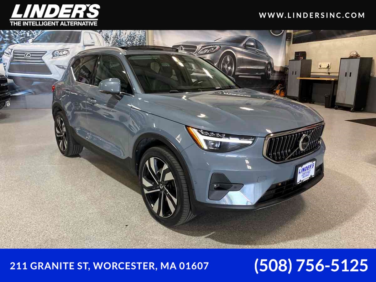 2023 Volvo XC40 B5 Ultimate Bright AWD's photo