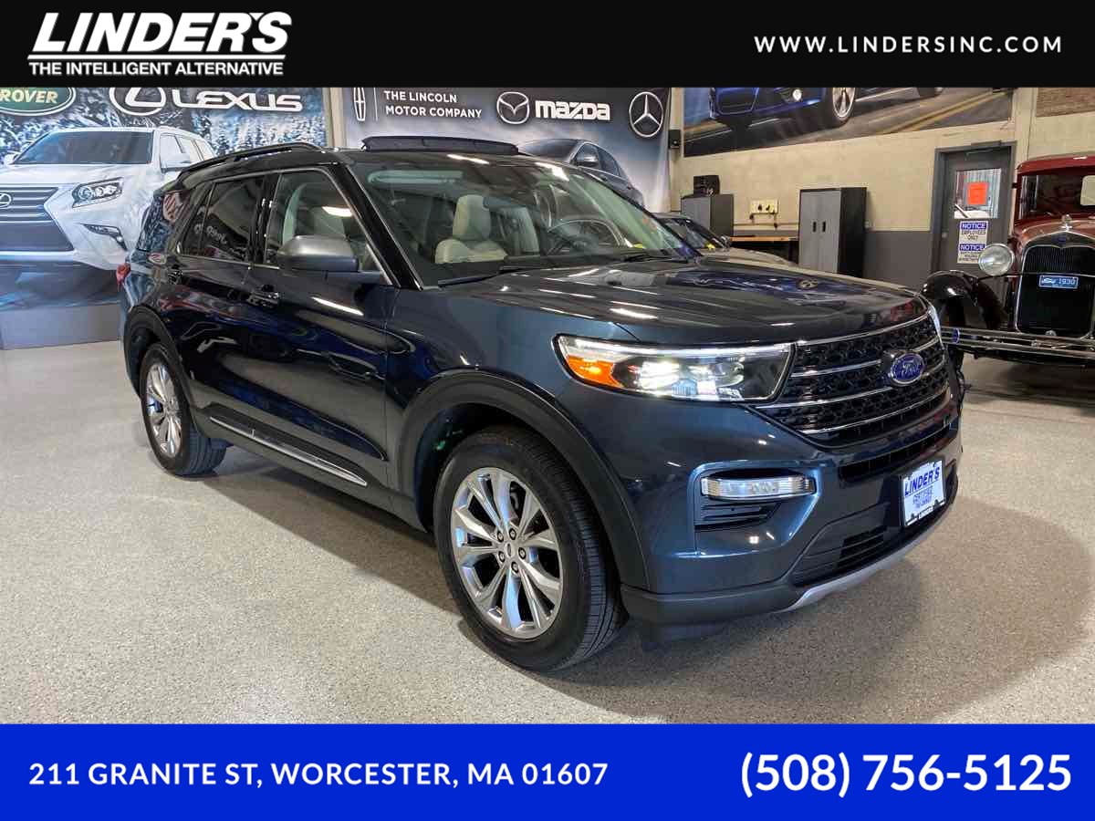2023 Ford Explorer XLT 4WD's photo