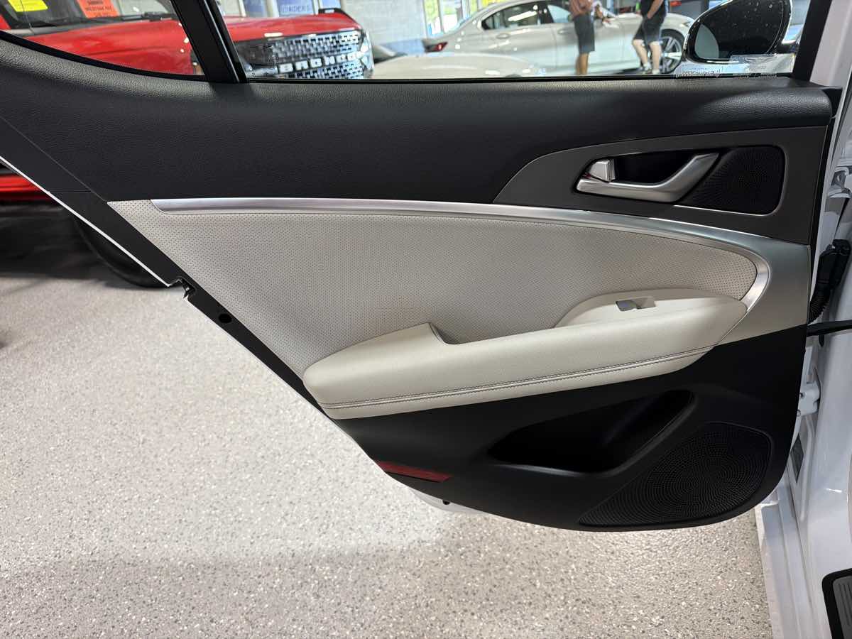 2025 GENESIS G70 Sport Advanced - Photo 15